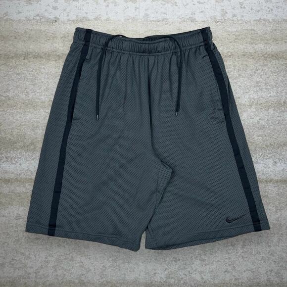 Nike Gym Shorts Grey Polyester Mesh Black Swoosh 9" Inseam - Picture 1 of 4